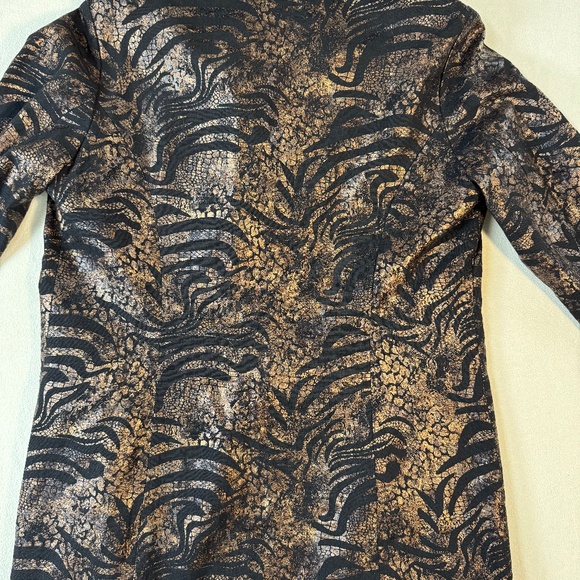Chico’s Black & Gold Jacquard Button Front Jacket Size 1 - Picture 4 of 4